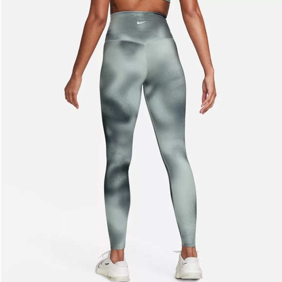 NWT - Nike Women's One High-Waist Full-Length Leggings. Size Medium. - Picture 3 of 14